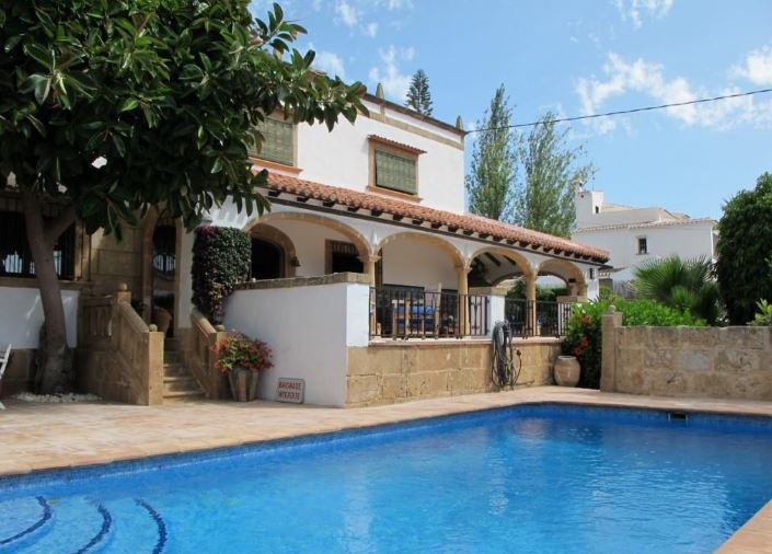 Casa rústica en Jávea con piscina