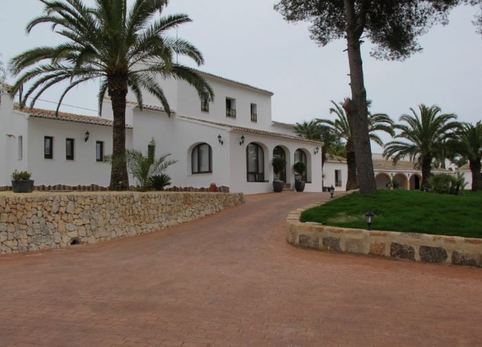Casa rústica en Jávea con una gran parcela