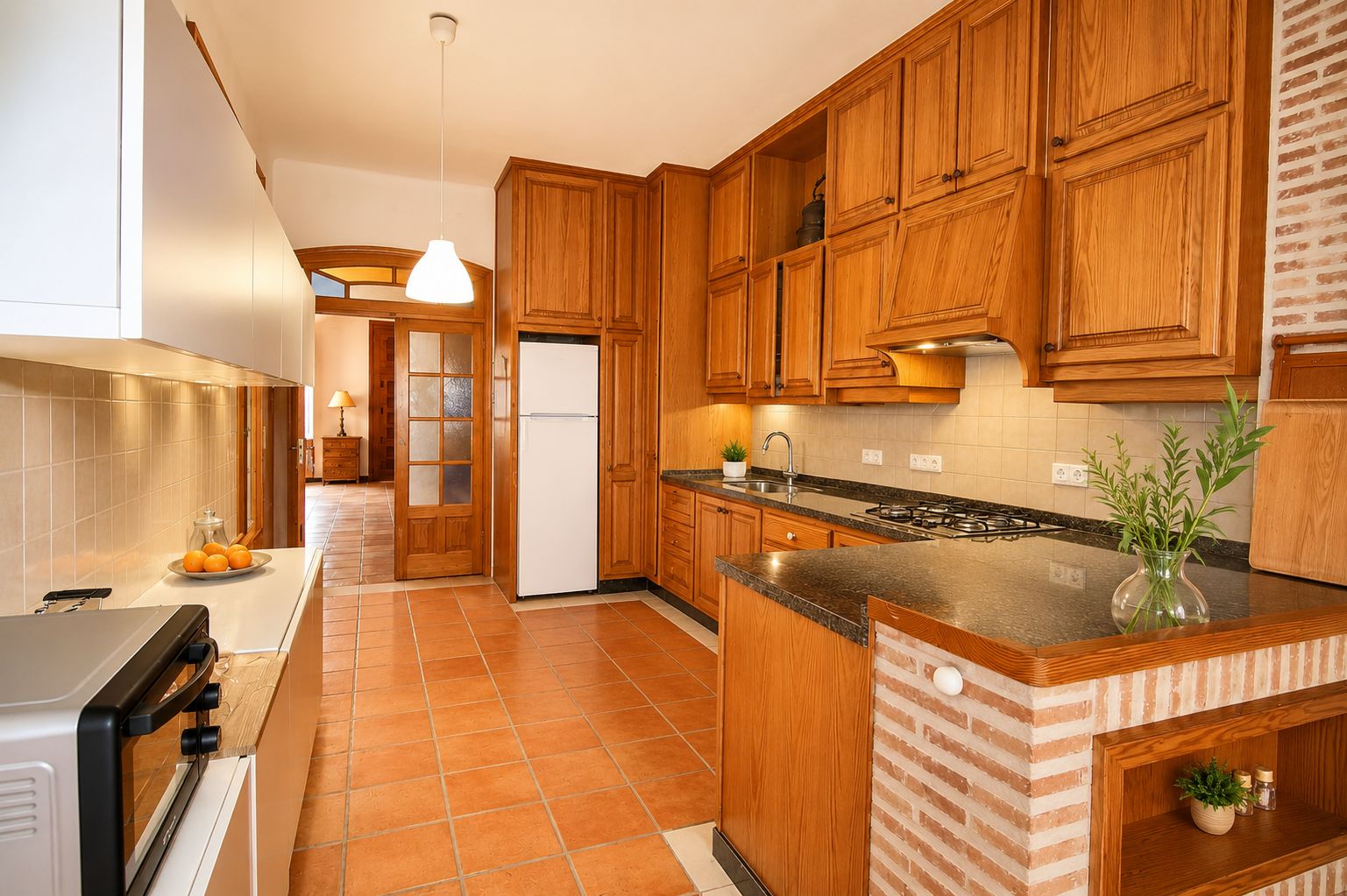 CA-2115 - Grande maison de village à vendre au centre d'Orba.