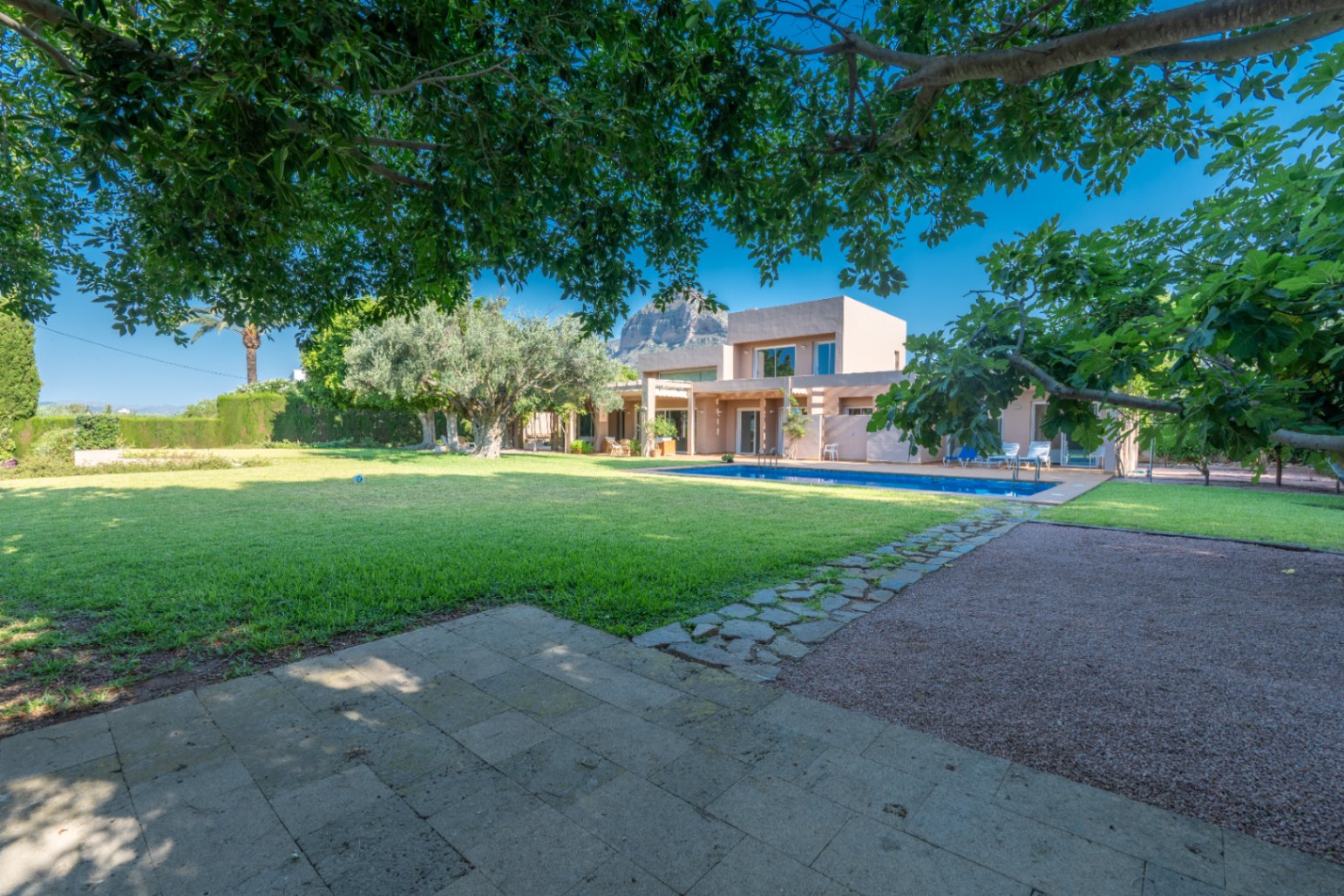 CA-2201 - Villa à vendre à Jávea