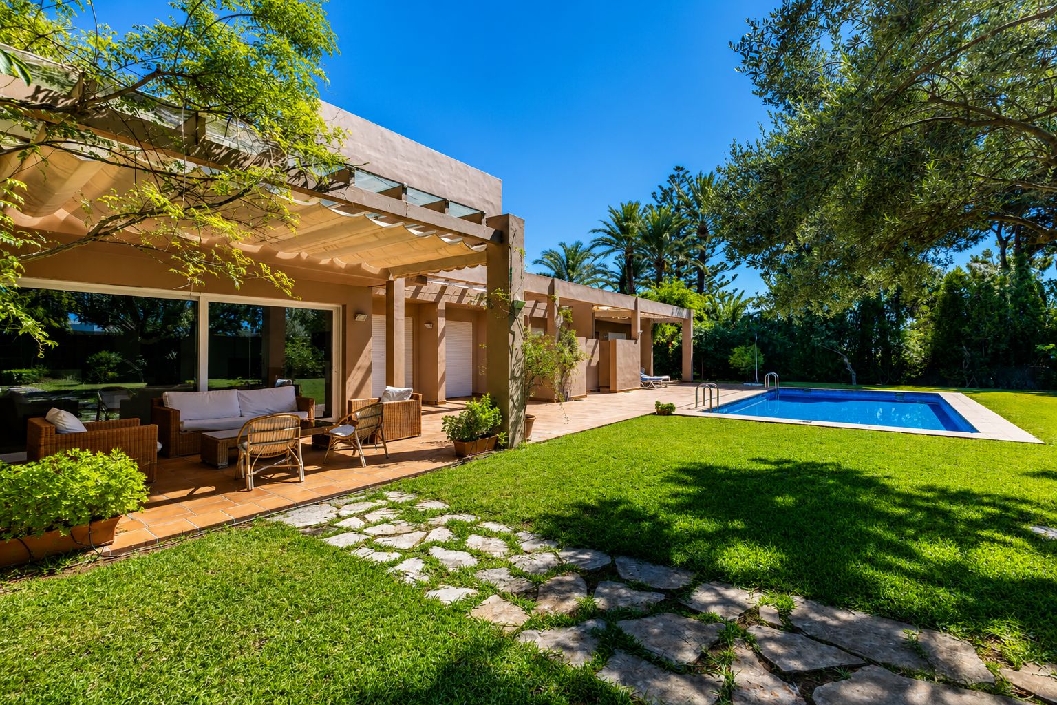 CA-2201 - Villa à vendre à Jávea