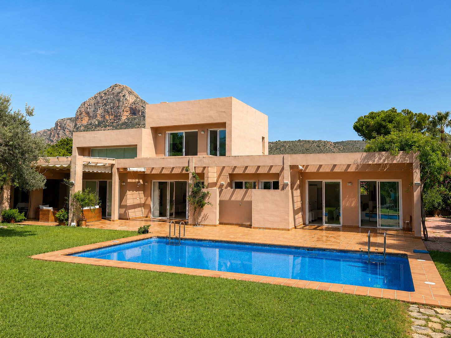 CA-2201 - Villa à vendre à Jávea