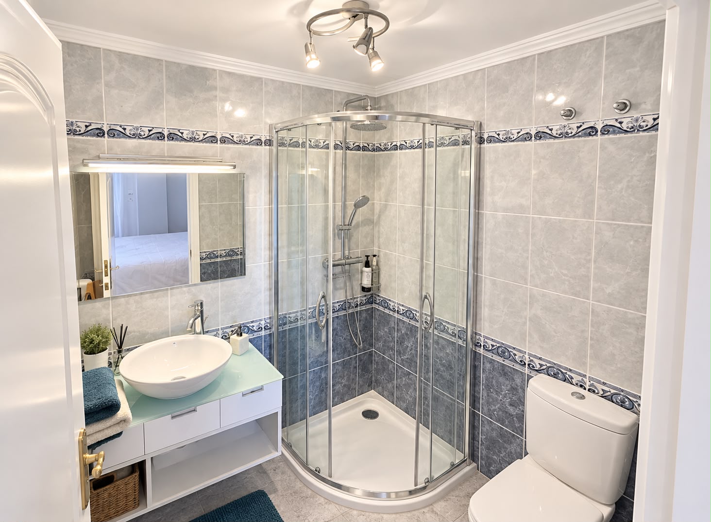 AP-2210 - Apartamento en venta con vistas al mar en Moraira 