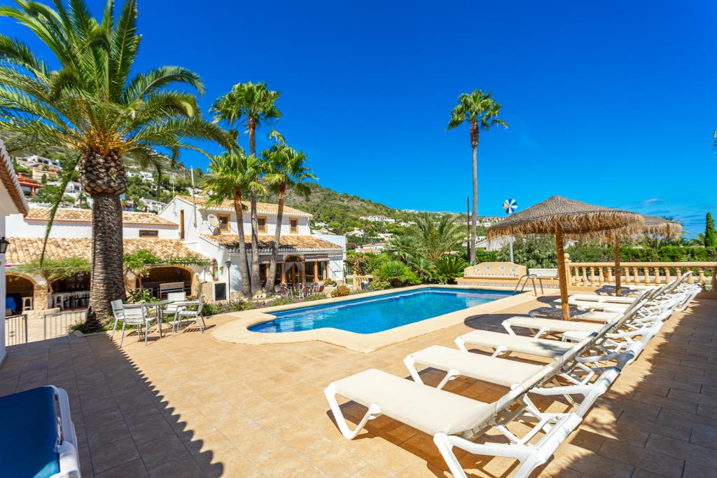 Traditional style villa for sale in Javea