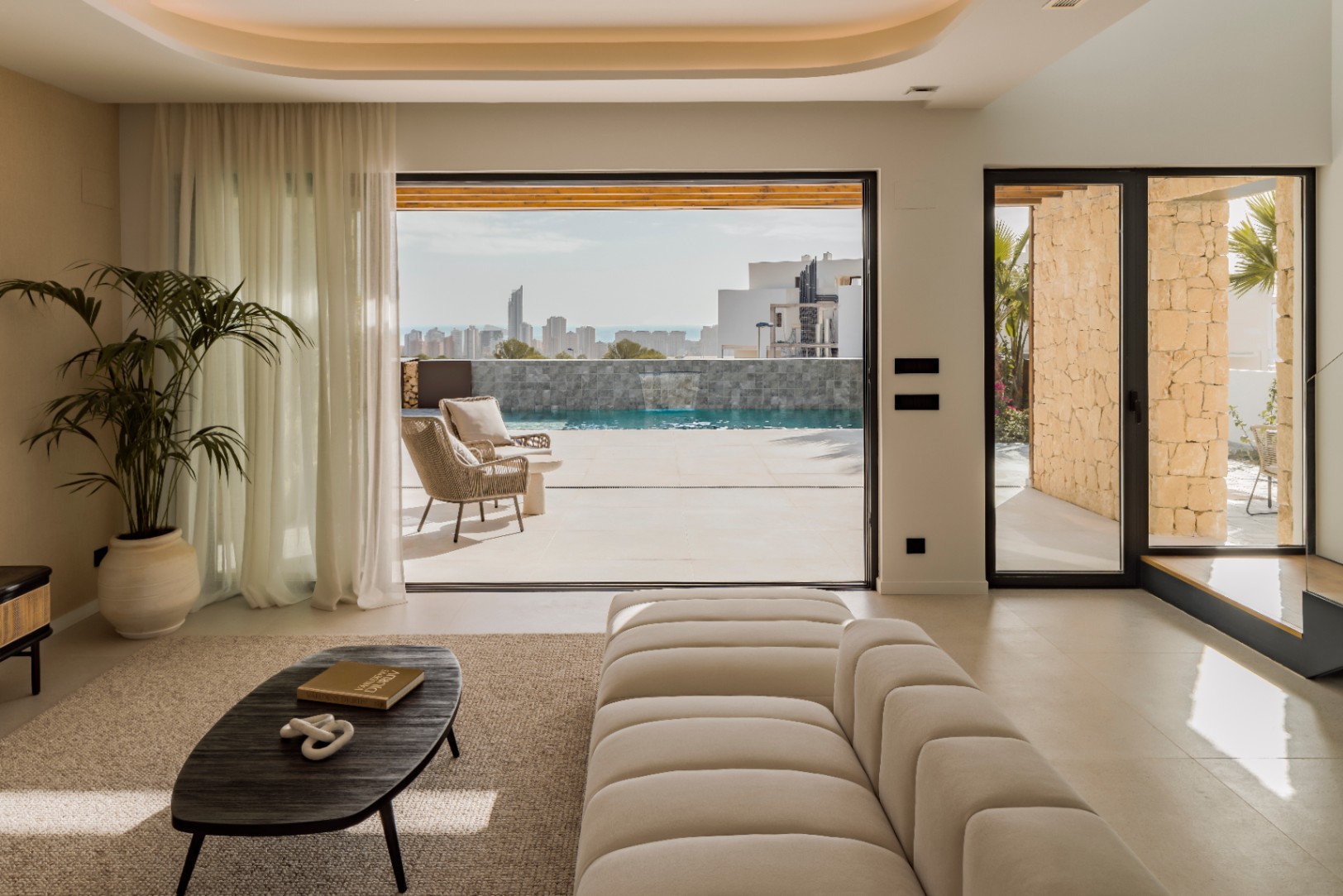 CACG-0002 - Villa de estilo moderno en venta en  Finestrat