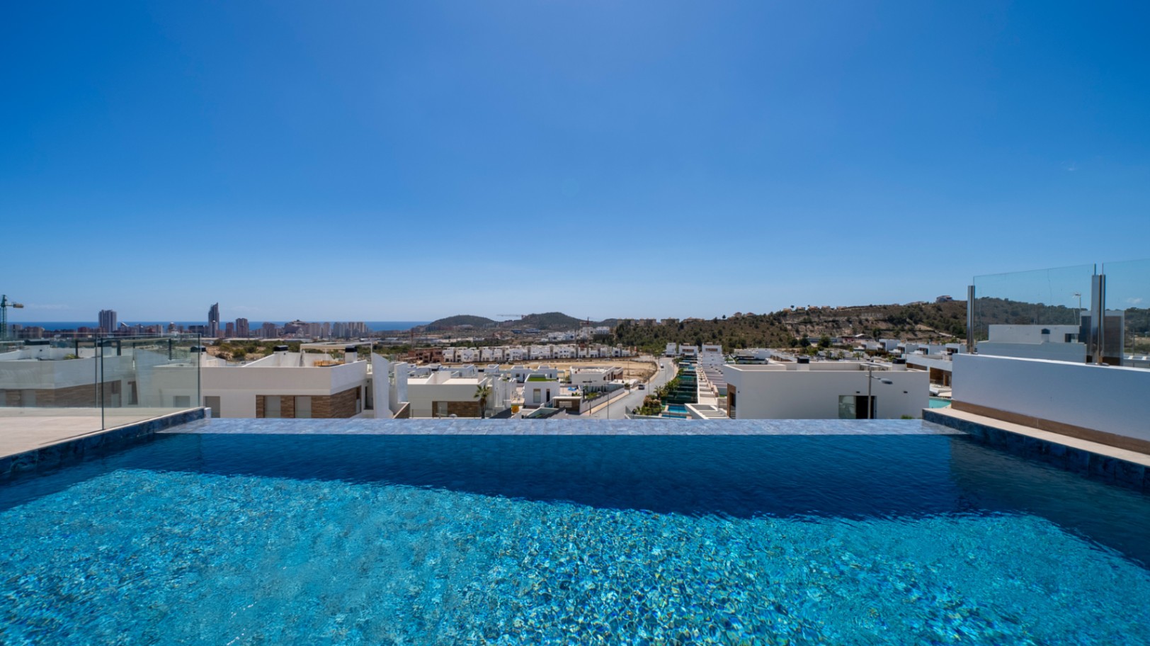 CACG-0003 - Villa de estilo moderno en venta en Finestrat