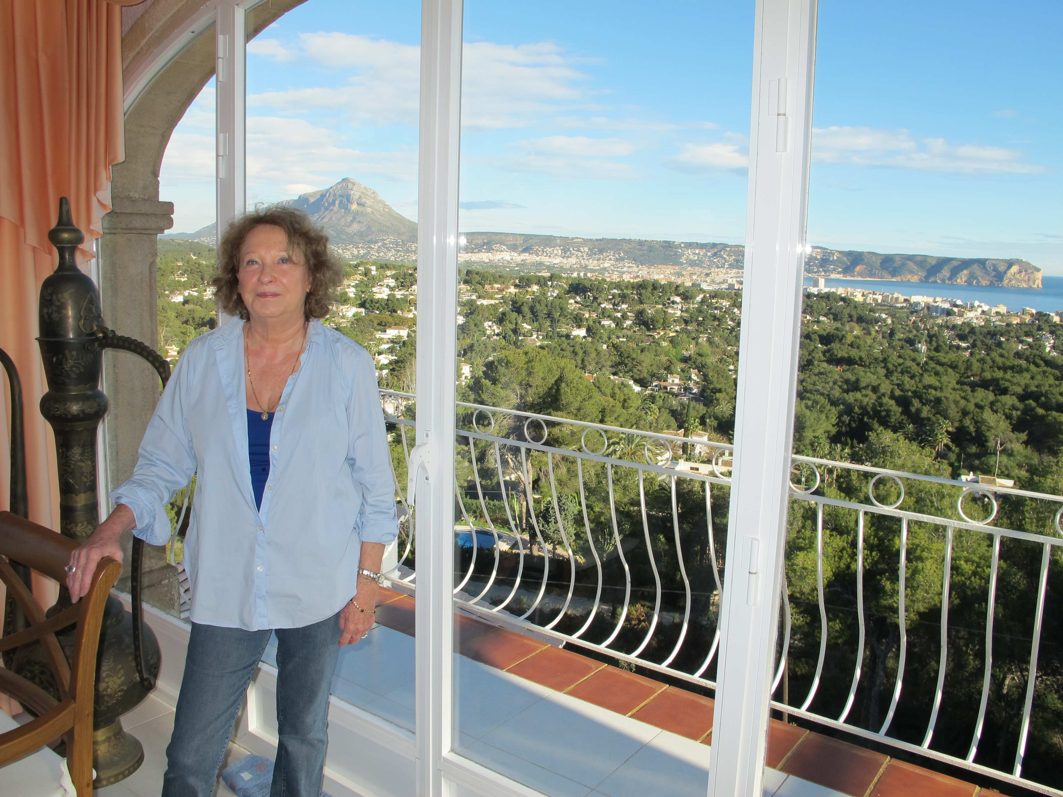 La felicidad de comprar y disfrutar de una casa en Jávea