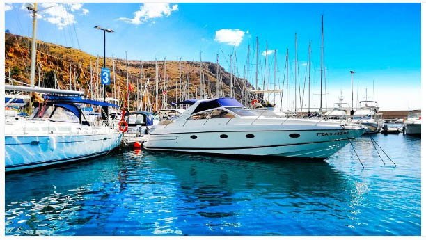 Todas las opciones para disfrutar de Jávea a bordo de un barco
