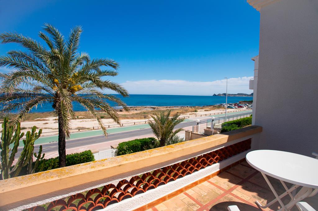 Villa for sale on the first line in Javea
