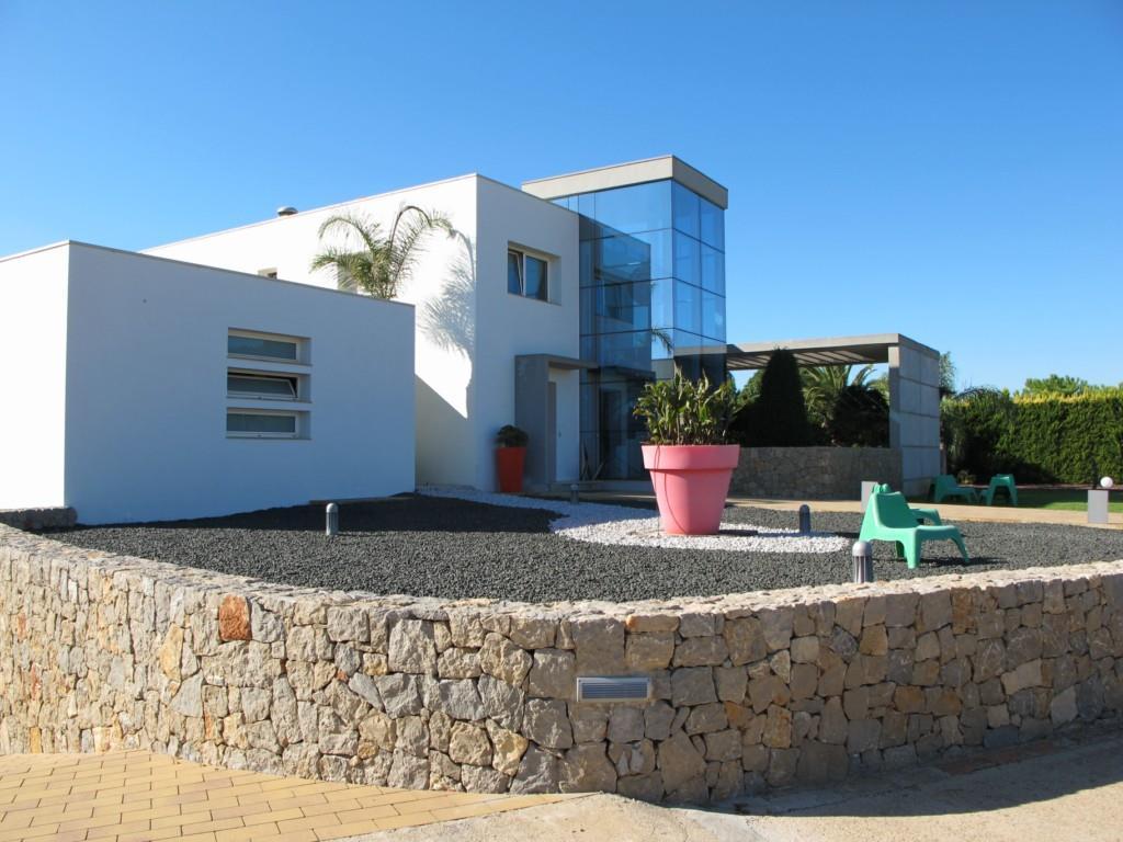 Minimalist villa for sale in Denia
